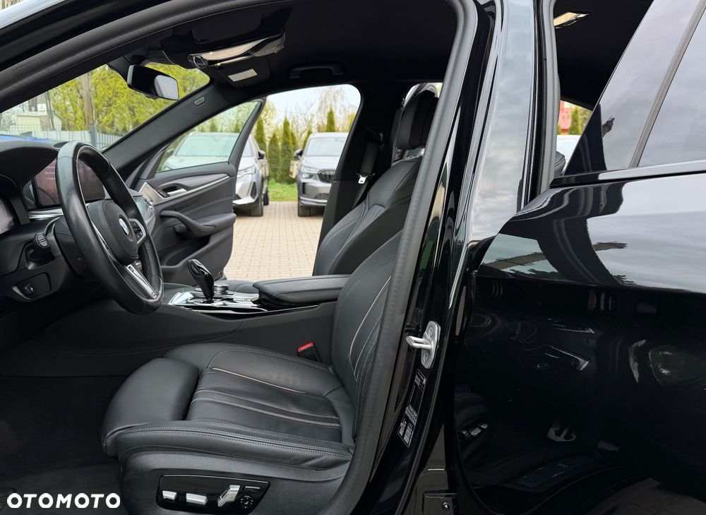 BMW Seria 5 530i M Sport Edition - 34
