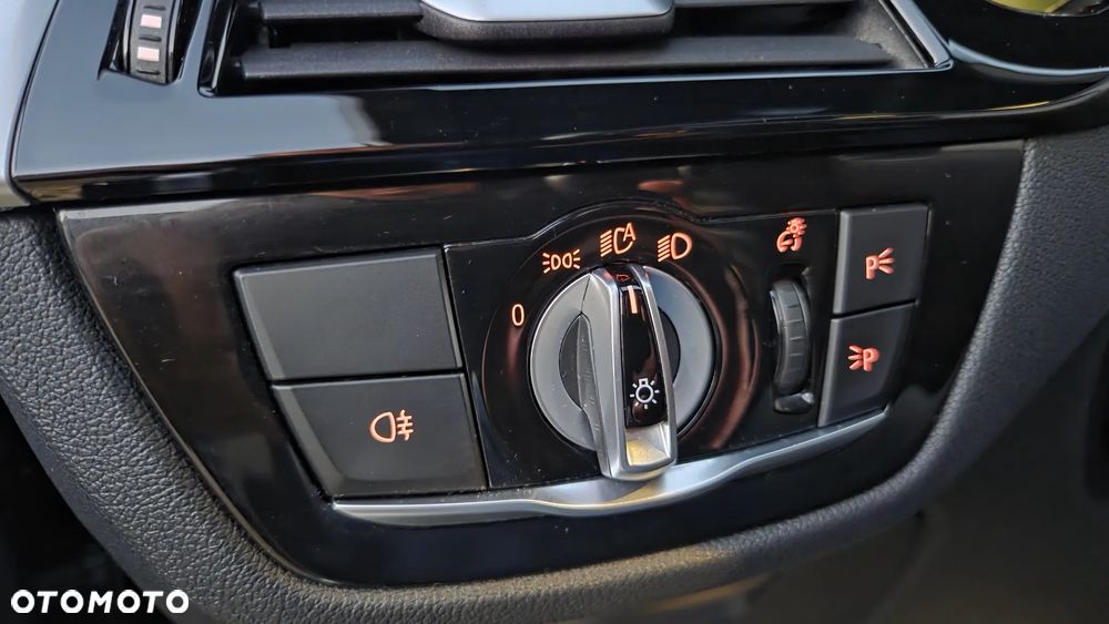 BMW Seria 5 520d xDrive Touring M Sport Edition - 22