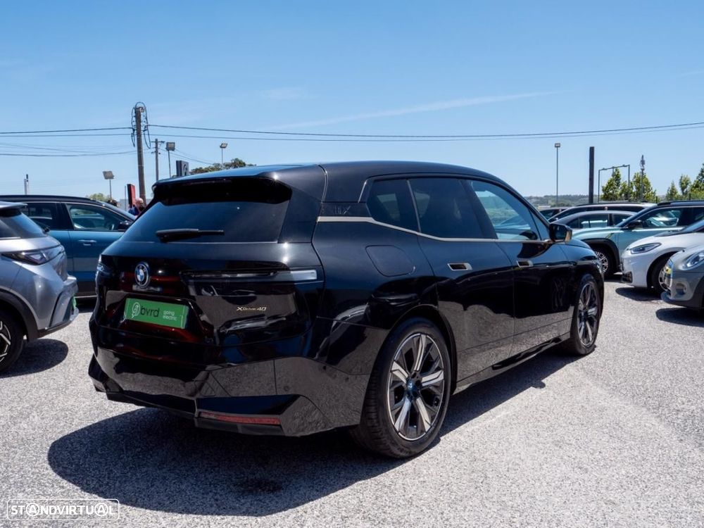 BMW iX xDrive 40 - 16