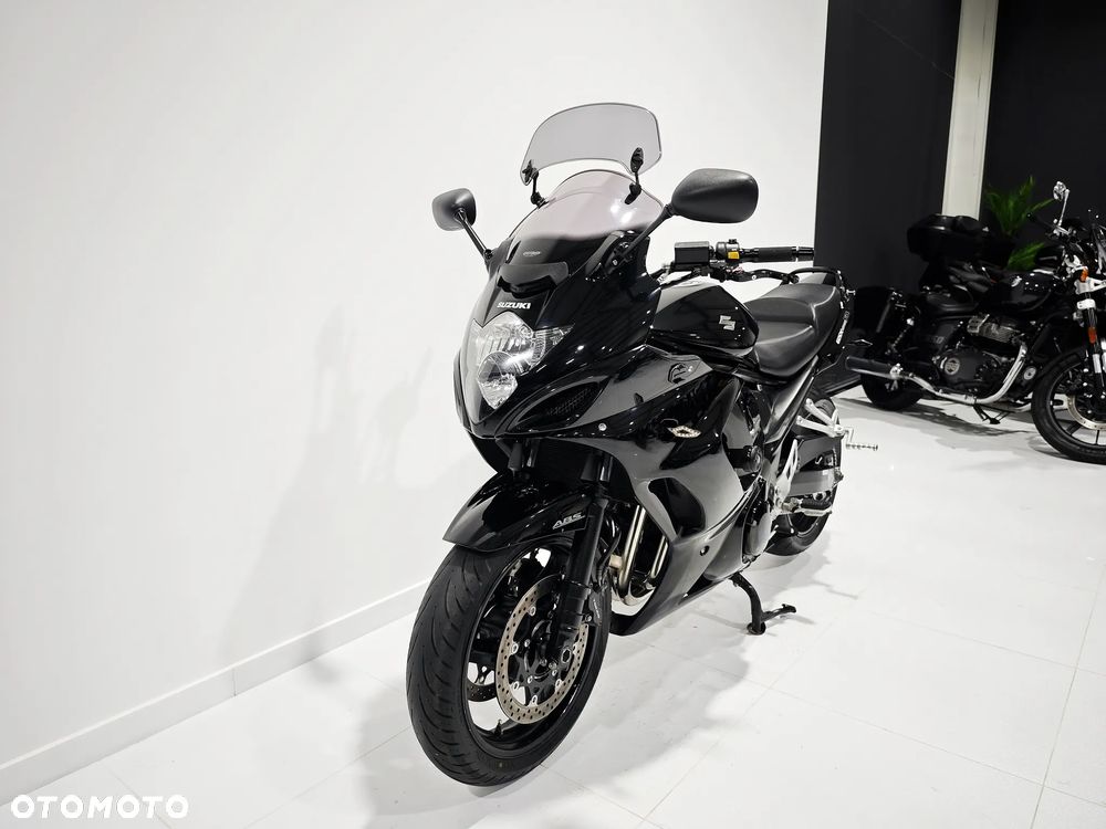 Suzuki GSX - 3