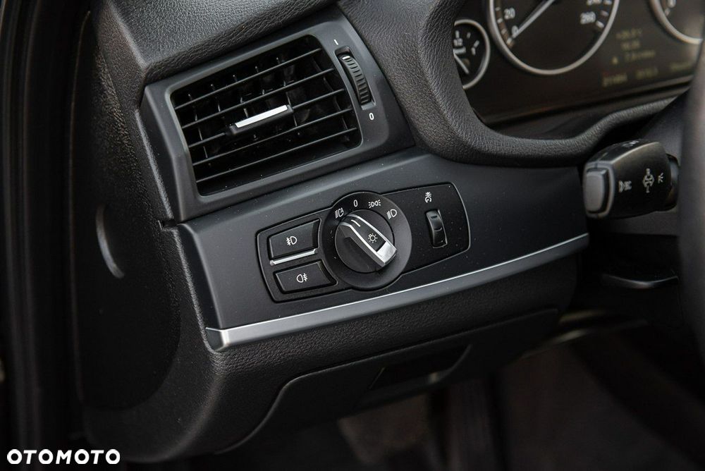 BMW X3 xDrive20d - 27