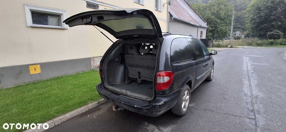 Chrysler Caravan - 6