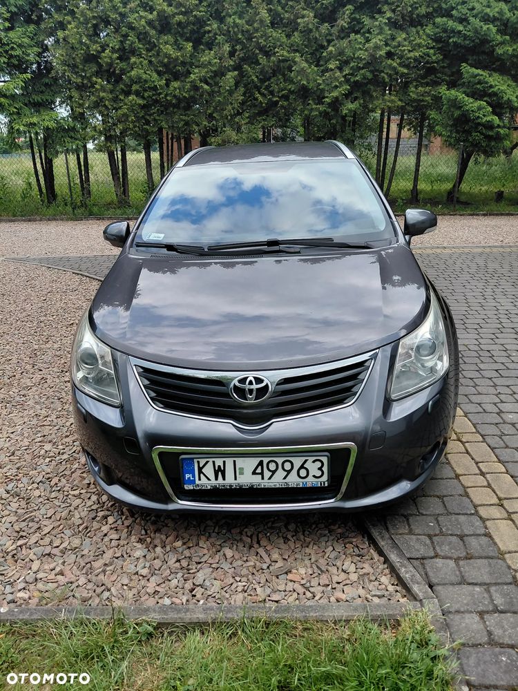 Toyota Avensis - 17