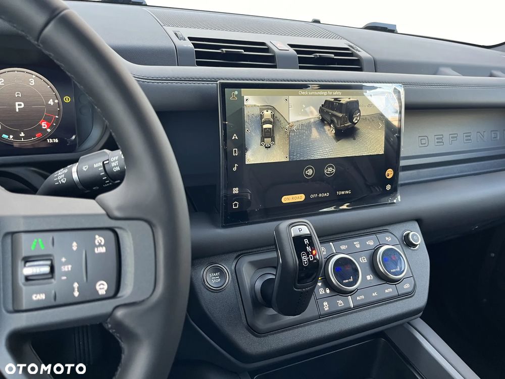 Land Rover Defender 110 D250 X-Dynamic SE - 8