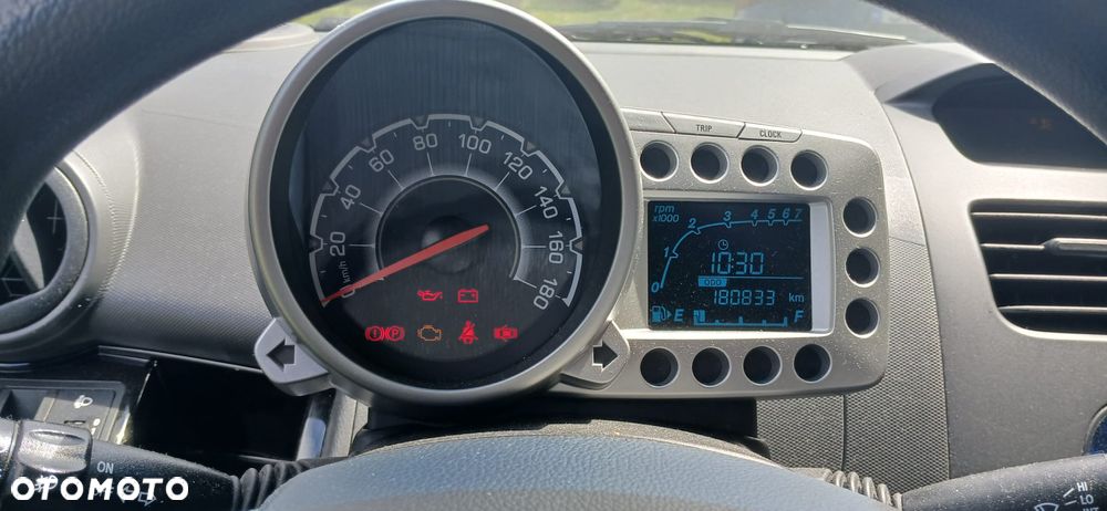 Chevrolet Spark 1.0 - 9