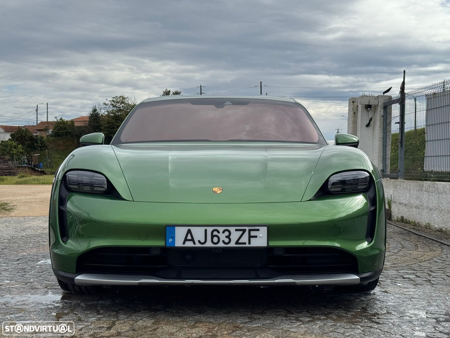 Porsche Taycan Cross Turismo 4 - 36