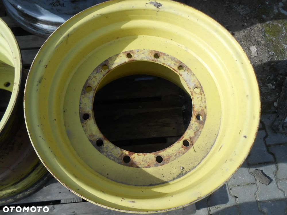 Felga 20x26 fi370mm John Deere 4755 - 3