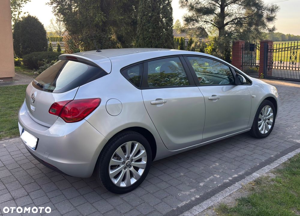Opel Astra 1.6 Innovation - 15