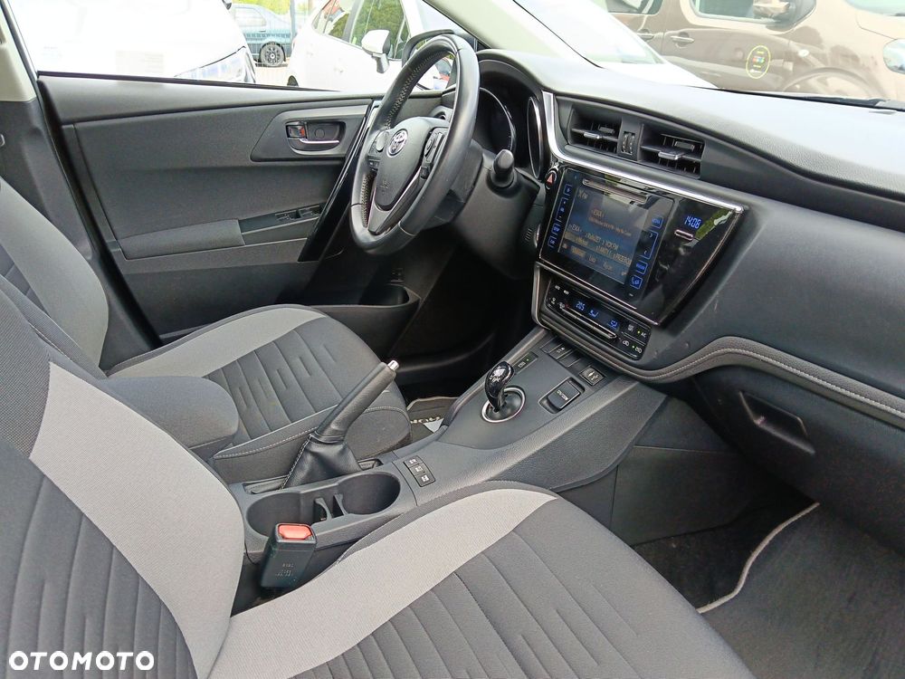 Toyota Auris Hybrid 135 Premium - 9
