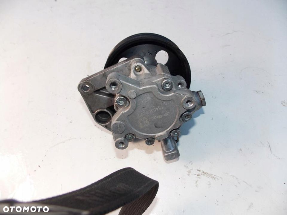 pompa wspomagania mercedes 3.5 v6 350 clk w209 - 4