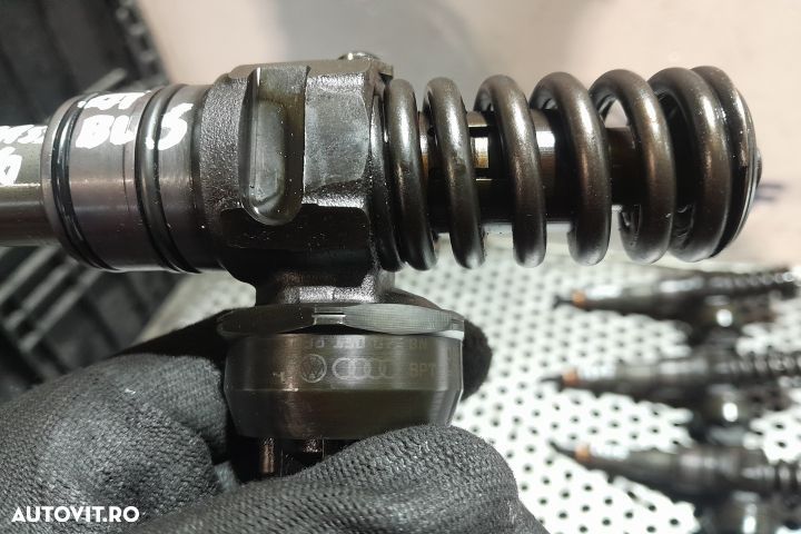 Injector motorina 038130073BN 038130073BN Volkswagen VW Passat B6 [20 - 2