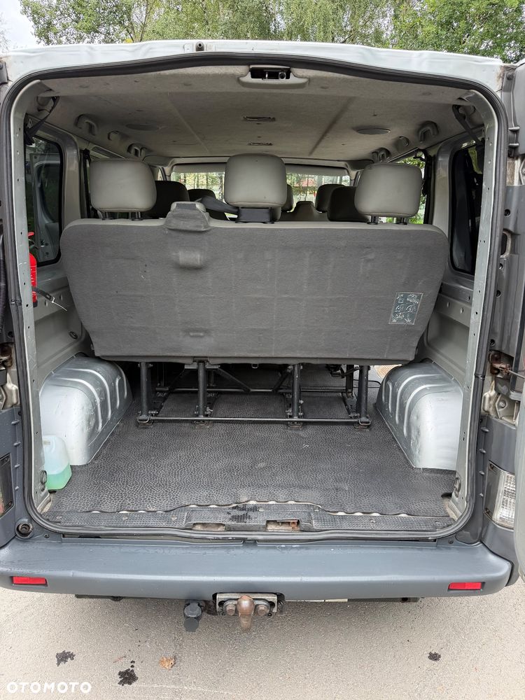 Opel Vivaro - 8
