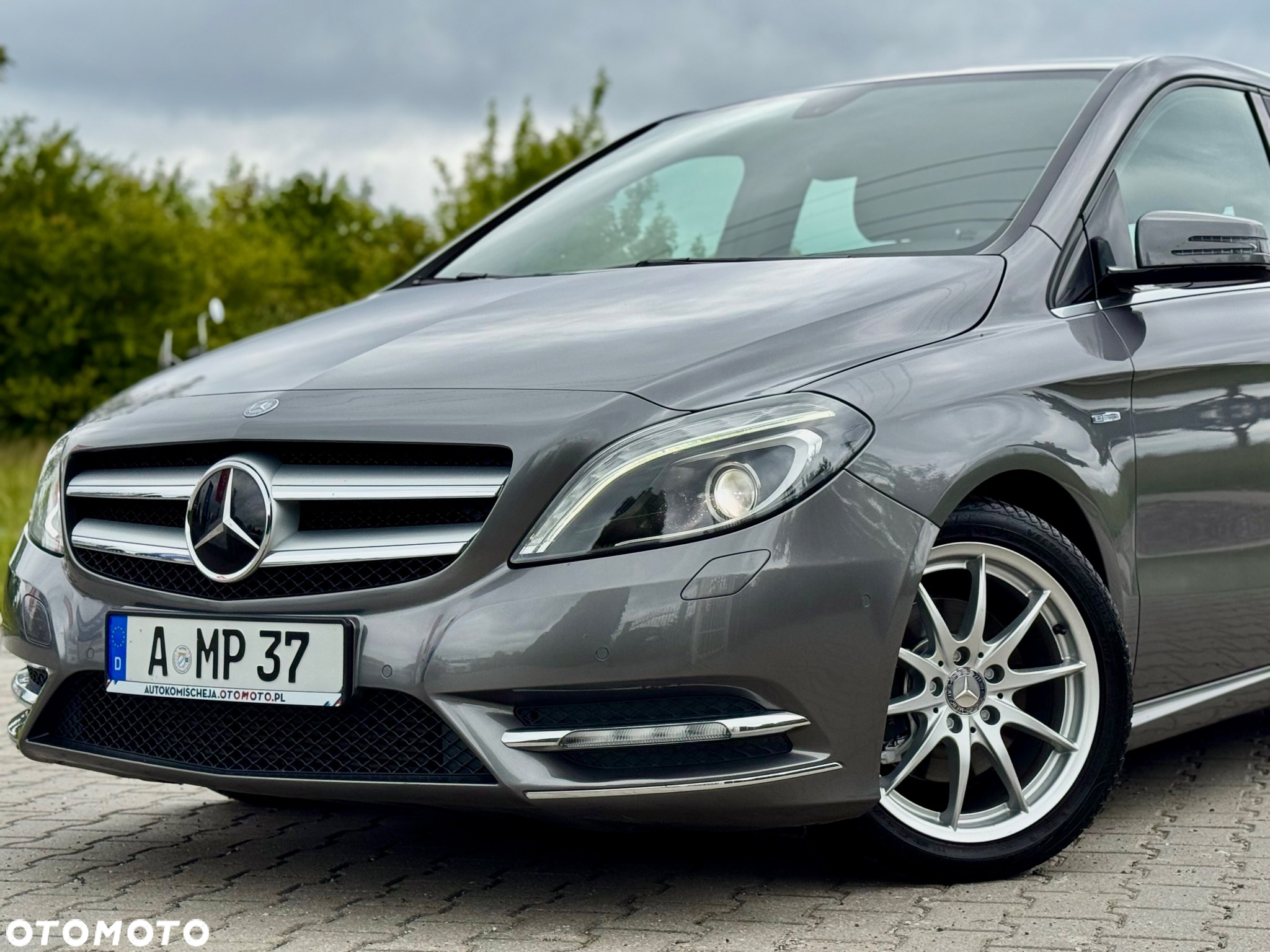 Mercedes-Benz Klasa B 180 BlueEFFICIENCY Edition - 34