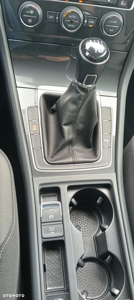 Volkswagen Golf - 35