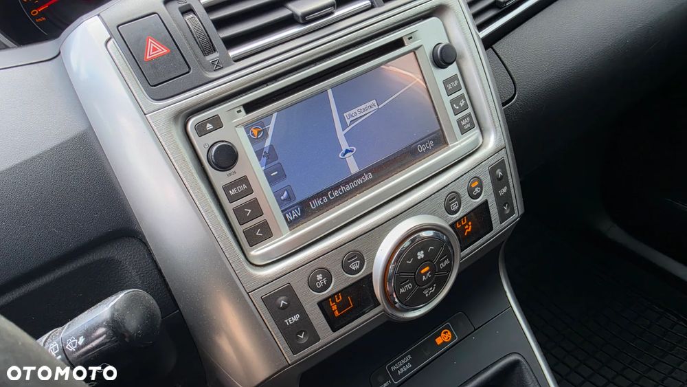 Toyota Verso 2.0 D-4D Premium 7os - 25