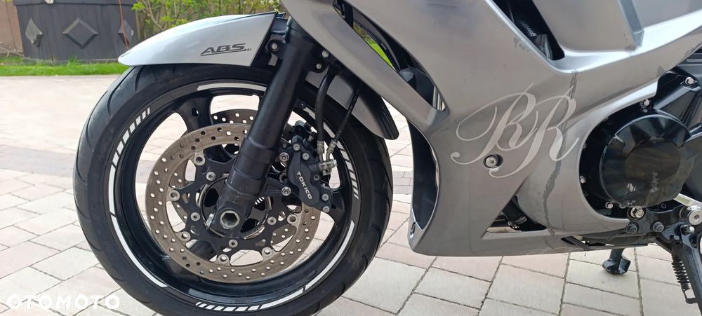 Suzuki GSX - 36