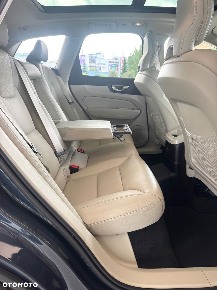 Volvo XC 60 T6 AWD Recharge Geartronic Inscription - 11