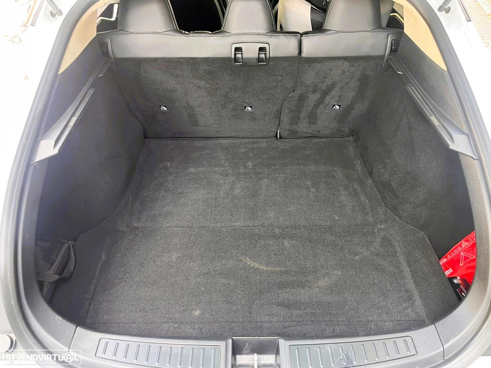 Tesla Model S - 34