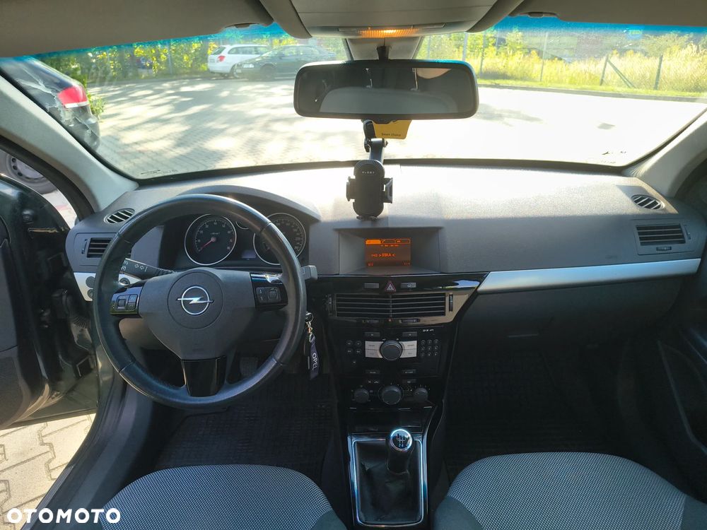 Opel Astra 1.6 Edition 111 Jahre - 17