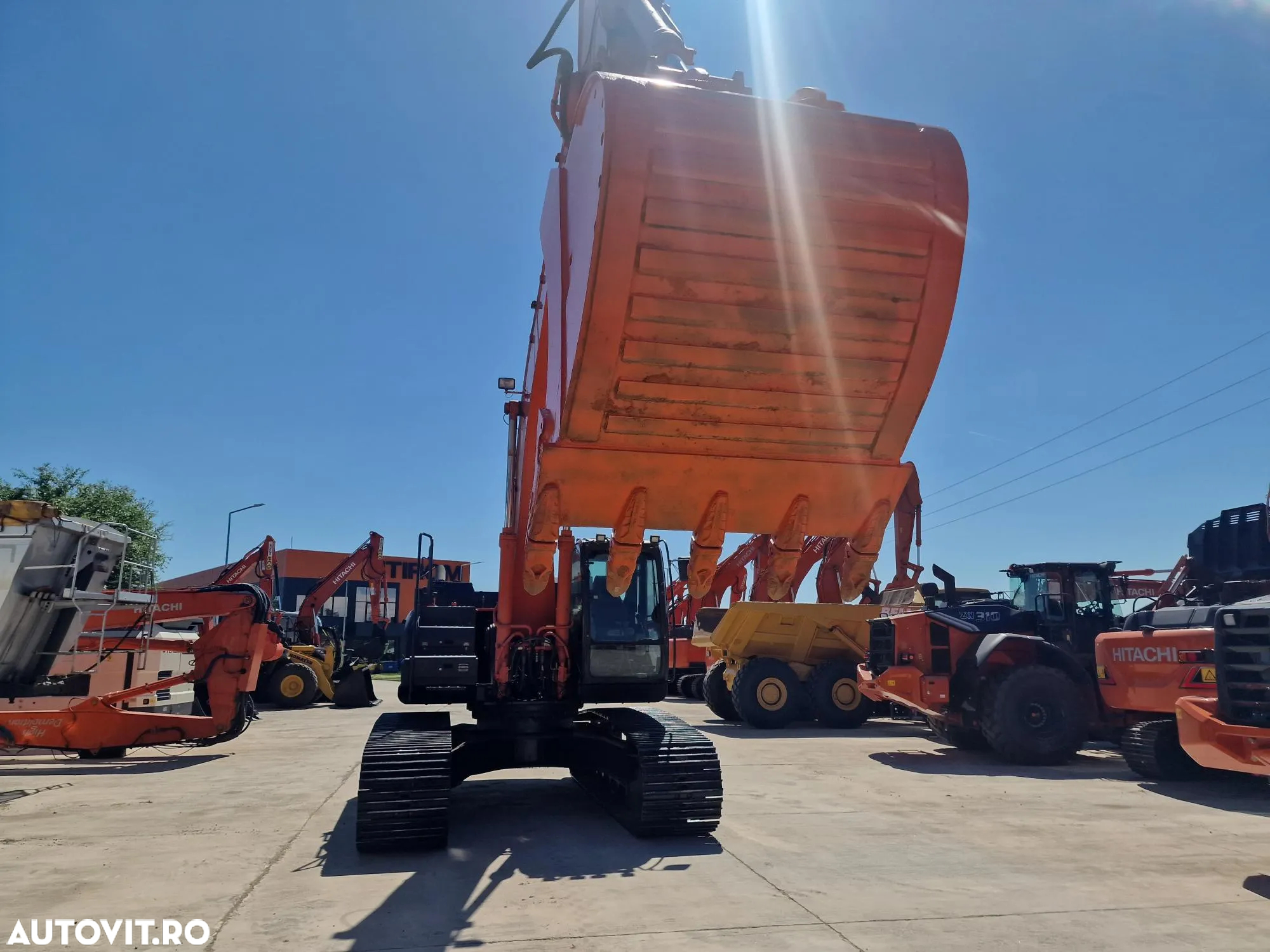 Hitachi ZX300, 32t, Cupa NOUA 1,8mc, 2018, 8.786h, Gresare automata, Inst picon, 3 pompe hidr HITACHI, Camera spate, Camere laterale, consum mediu 15l/h, Stare foarte buna, posibilitate leasing 3 ani-PROMOTIE 87.900 EUR+tva - 19