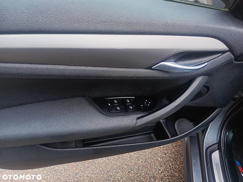 BMW X1 xDrive28i Sport Line - 13