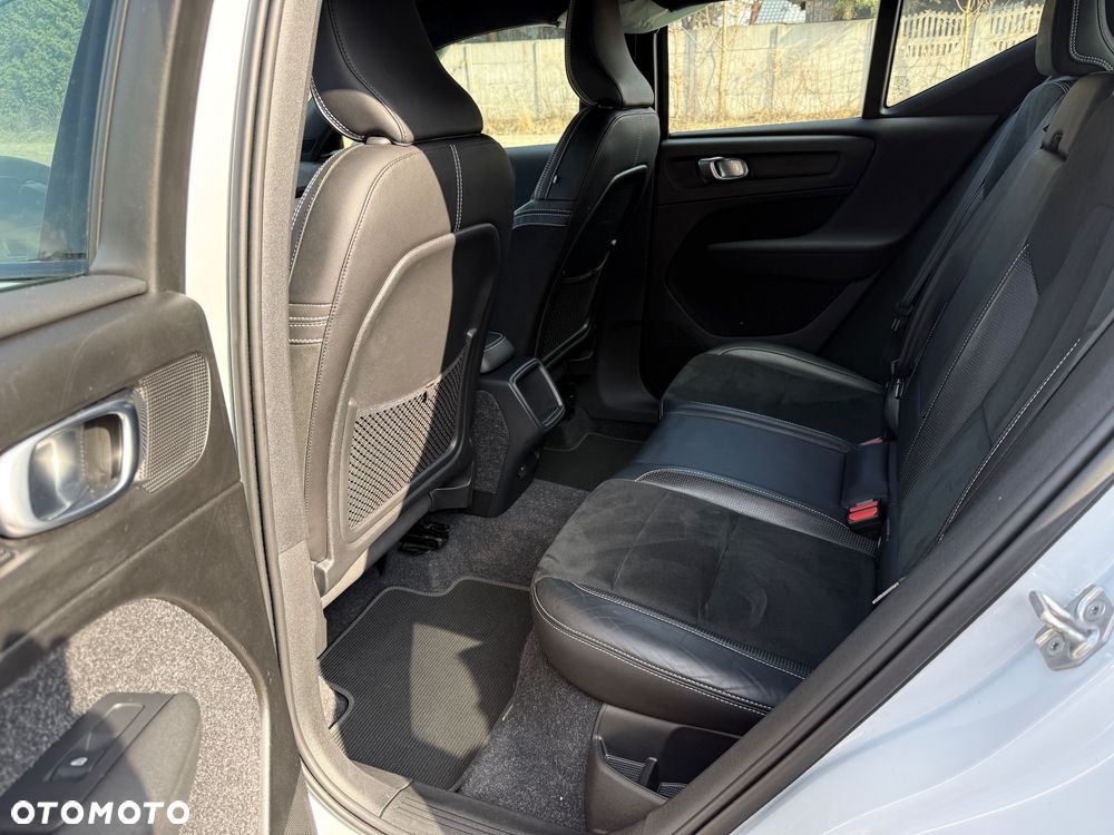 Volvo XC 40 D3 AWD Geartronic R-Design - 34