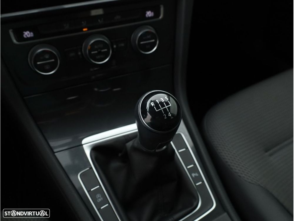 VW Golf Variant 1.6 TDi Confortline - 19