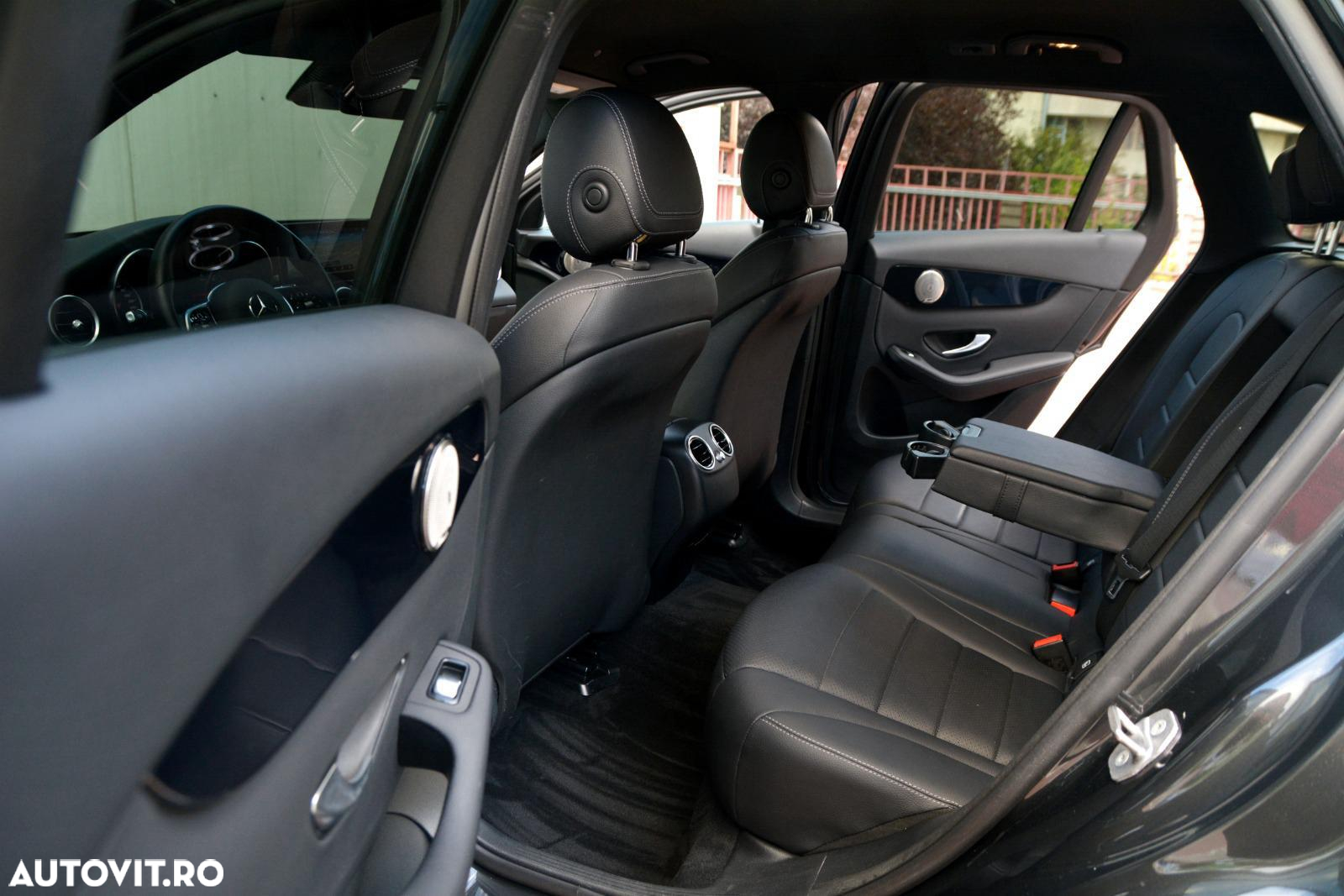 Mercedes-Benz GLC 300 e 4Matic 9G-TRONIC AMG Line - 21