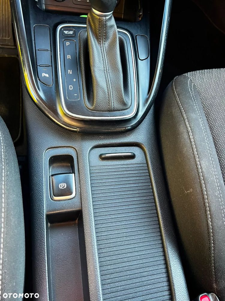 Kia Carens - 22