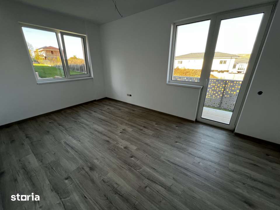 Apartament de 2 camere, 54 mp, balcon, zona Teilor — fotografia 2