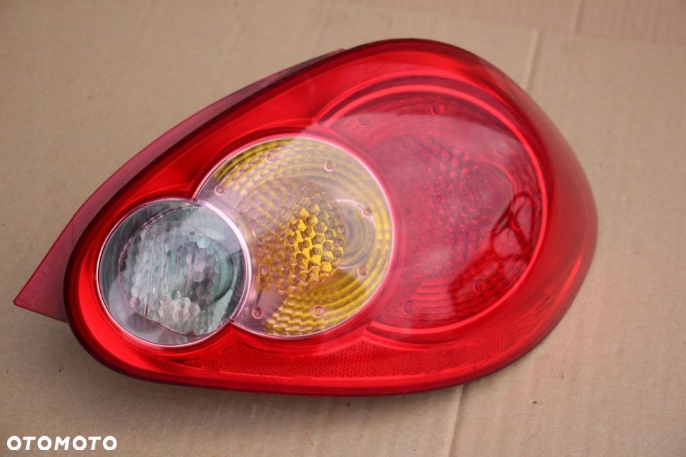 Lampa prawa PRAWY TYŁ oryginalna TOYOTA AYGO I 81550-0H020 - 1