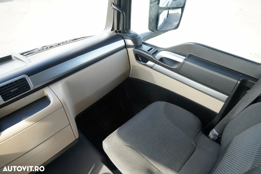 MAN TGS 41.460 / 8x6 / BASCULANTĂ CU DESCĂRCARE SPATE - 5,9 M / MANUALĂ / NAVIGAȚIE / - 33