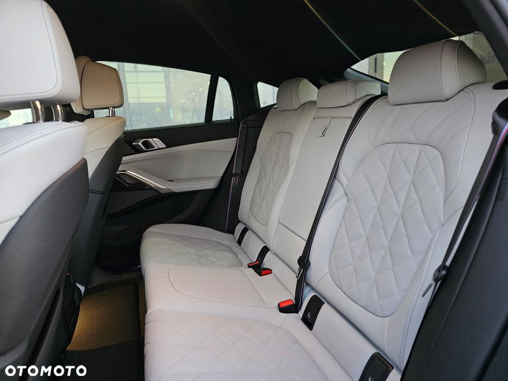 BMW X6 xDrive30d - 27