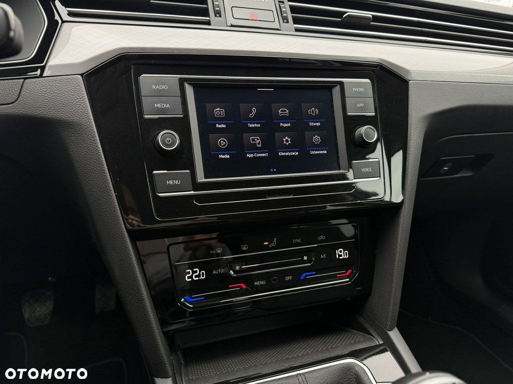 Volkswagen Passat - 23