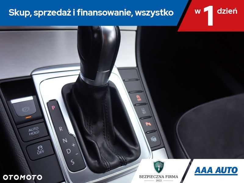 Volkswagen Passat Variant - 17