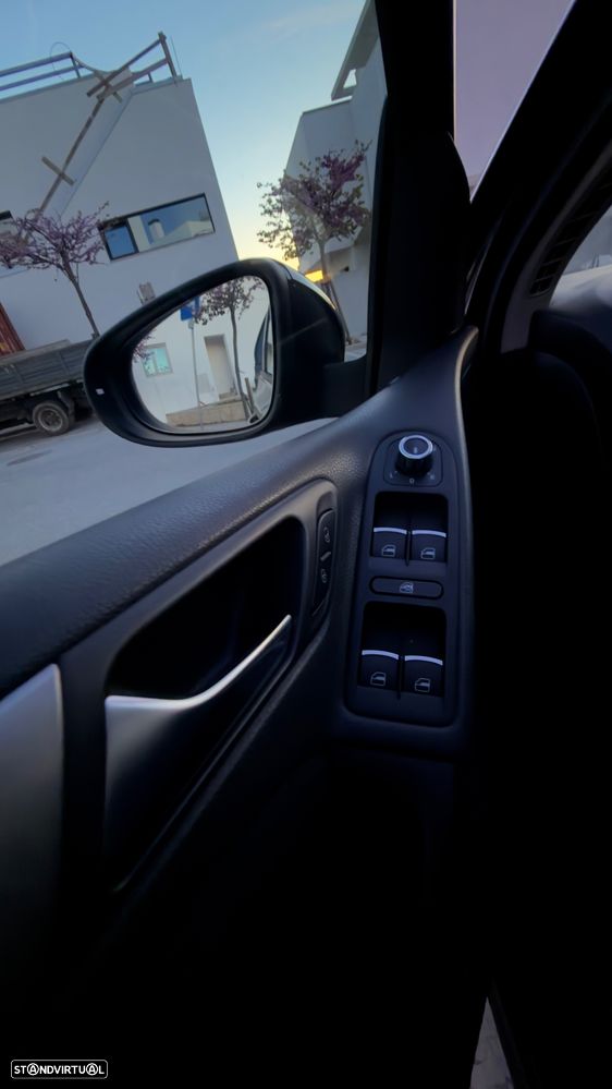 VW Golf 1.6 TDi Trendline BlueMotion - 8