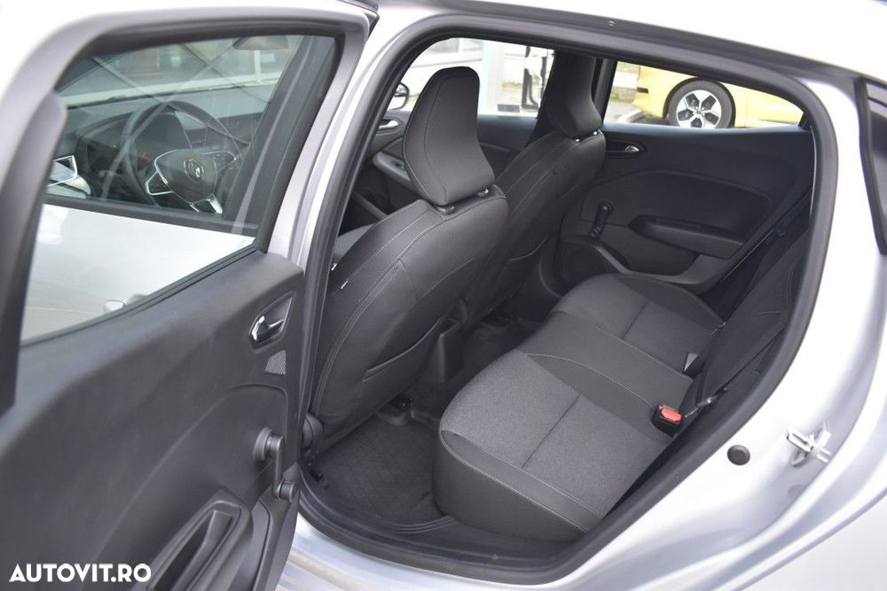 Renault Clio - 36