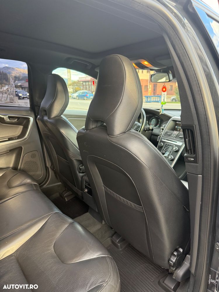 Volvo XC 60 D5 AWD Start-Stop Momentum - 14