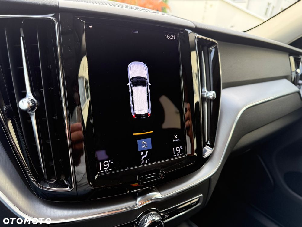 Volvo XC 60 D4 SCR Momentum - 33