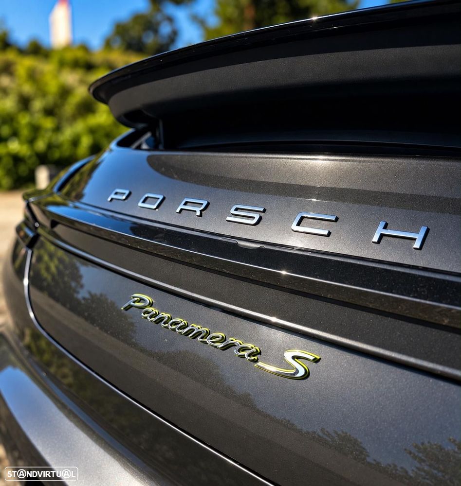 Porsche Panamera - 8