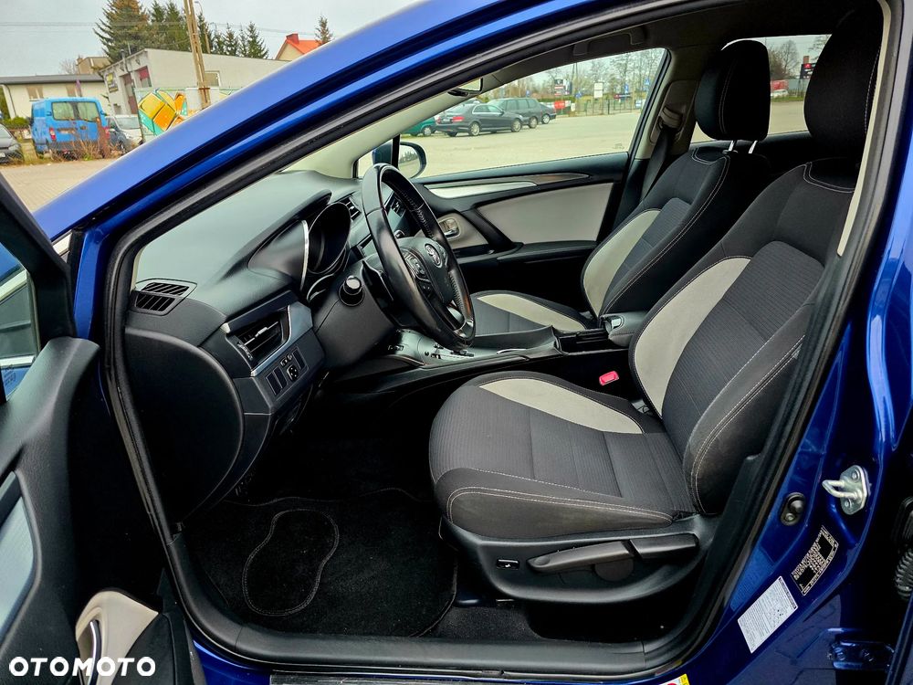 Toyota Avensis Touring Sports 1.8 Multidrive S Comfort - 17