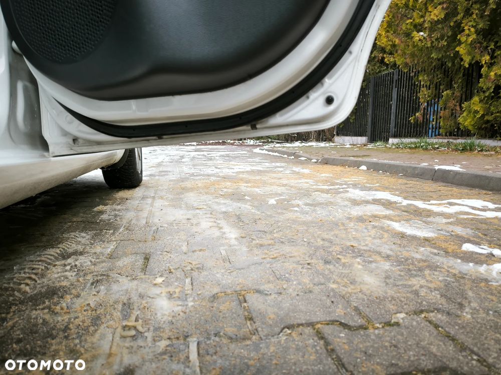 Kia Rio 1.1 CRDI Attract - 27