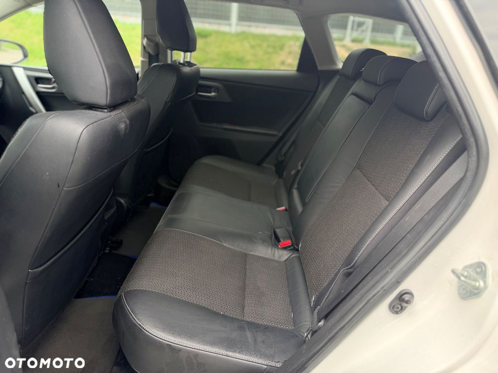 Toyota Auris Hybrid 135 Premium - 21