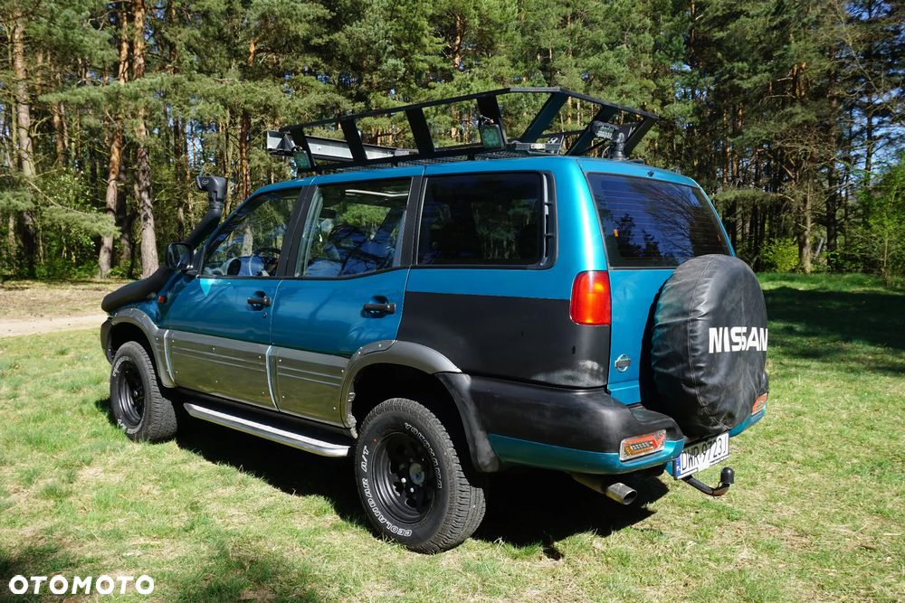 Nissan Terrano 2.4 SR - 3