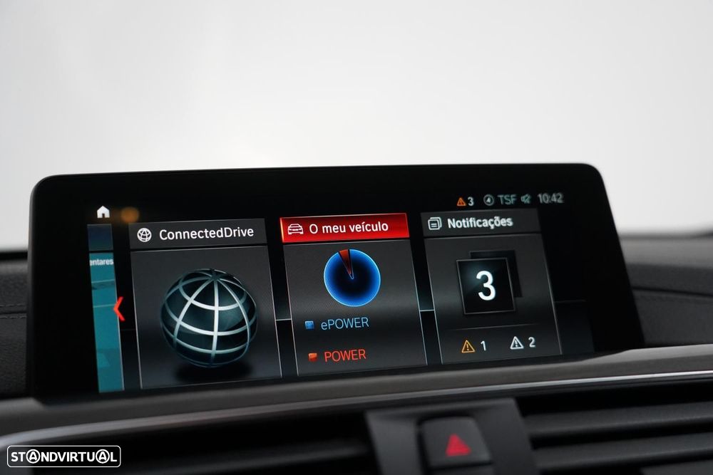 BMW 330 e iPerformance - 12