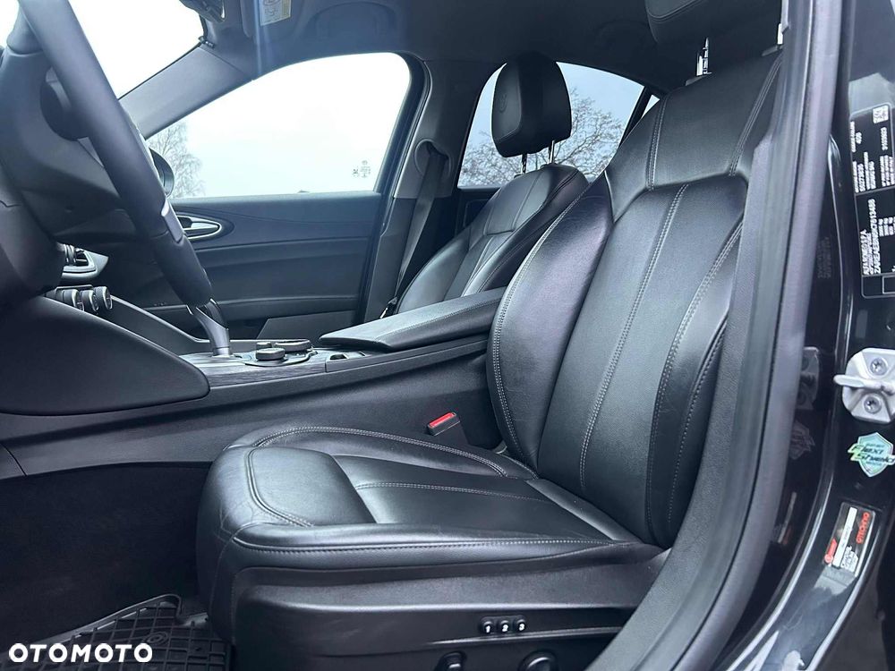 Alfa Romeo Giulia - 15