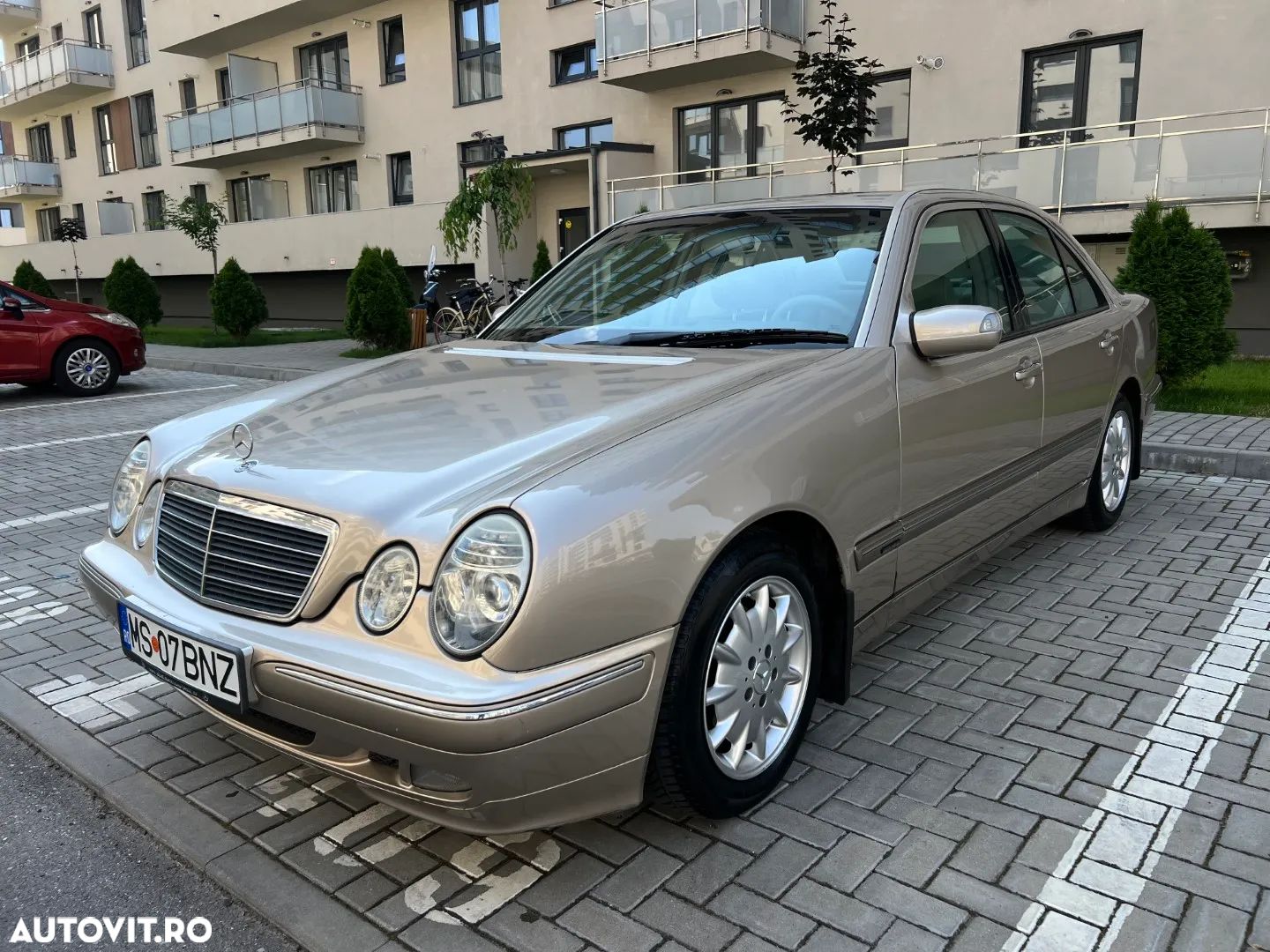 Mercedes-Benz E - 1
