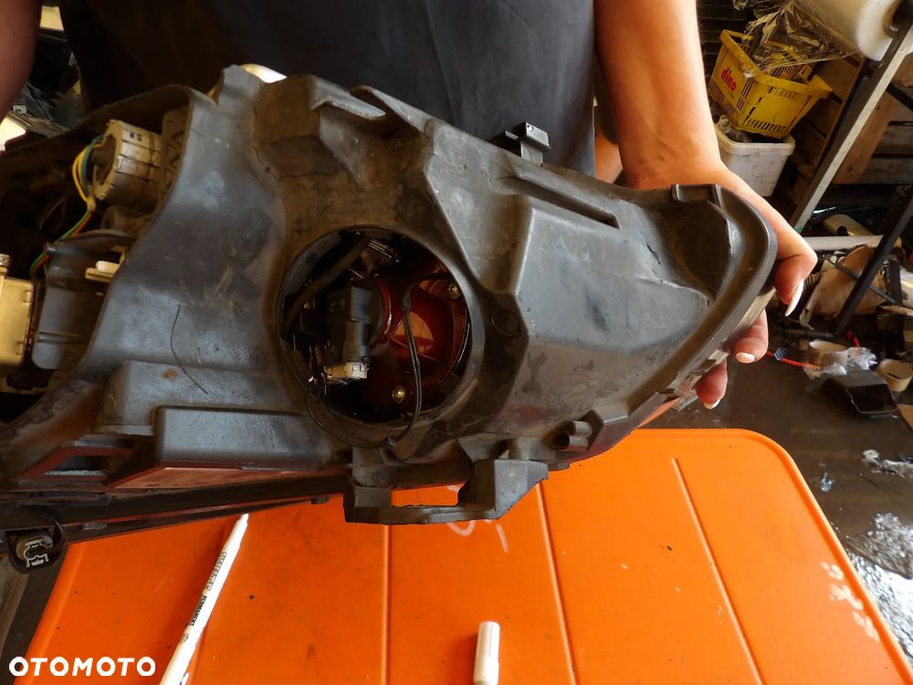 BMW - E60 - LIFT - KLEJONA - XENON - PRAWA LAMPA PRZEDNIA - EUROPA - 7177740 - 8