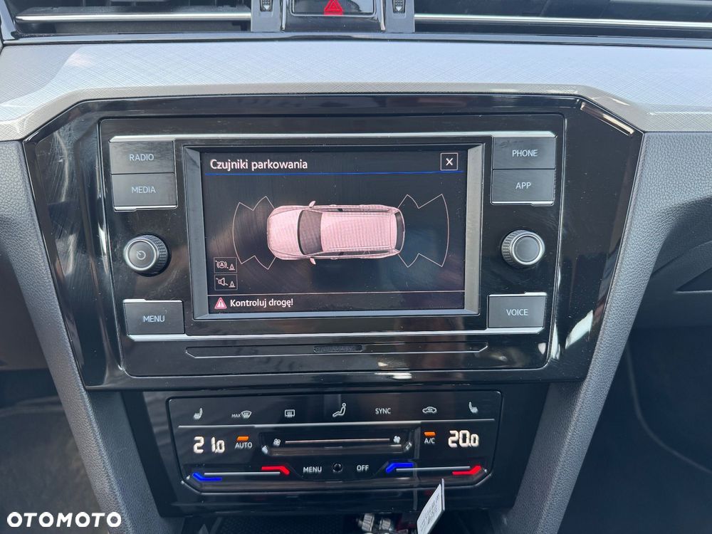 Volkswagen Passat - 17