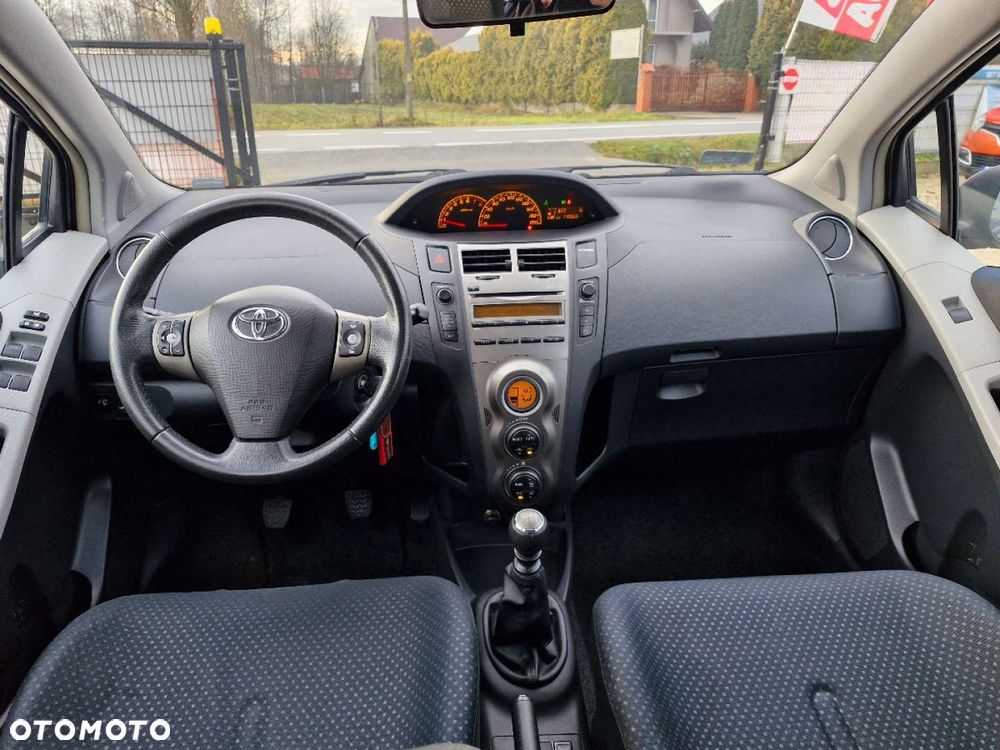 Toyota Yaris - 8